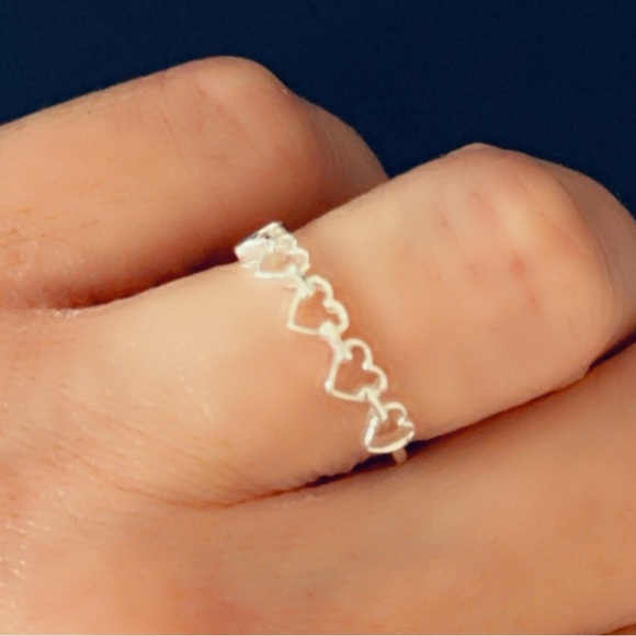 14K Gold Vermeil Heart Band Ring - Picture 16 of 17